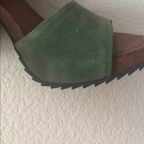 Shoes - Picture 8 of 8